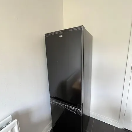 Nxt Rock, Palace Apartment