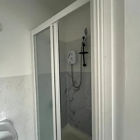 Nxt Rock, Palace 卡舍尔